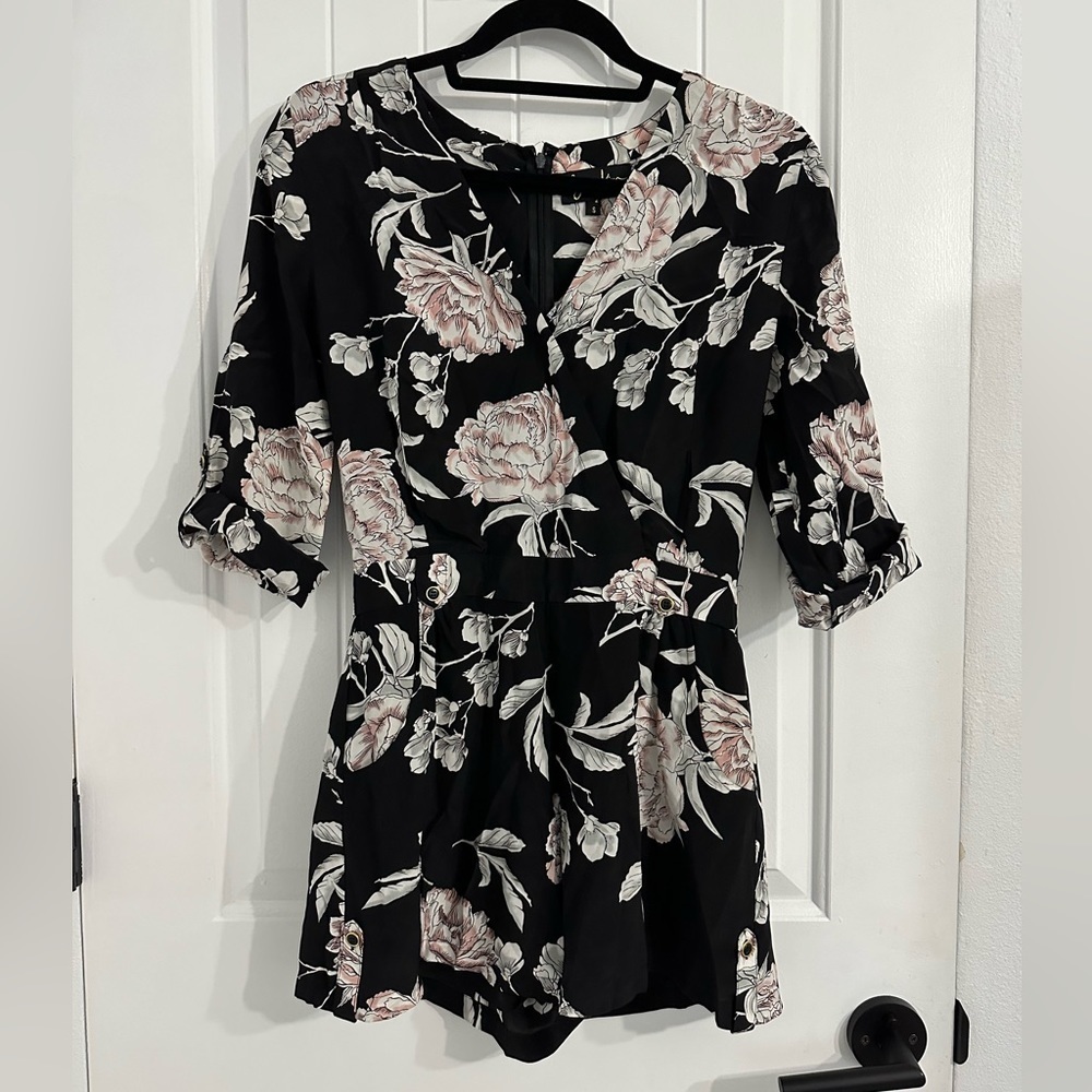 Nwt Yumi Kim Black Floral Prints 3/4 Sleeves Romper